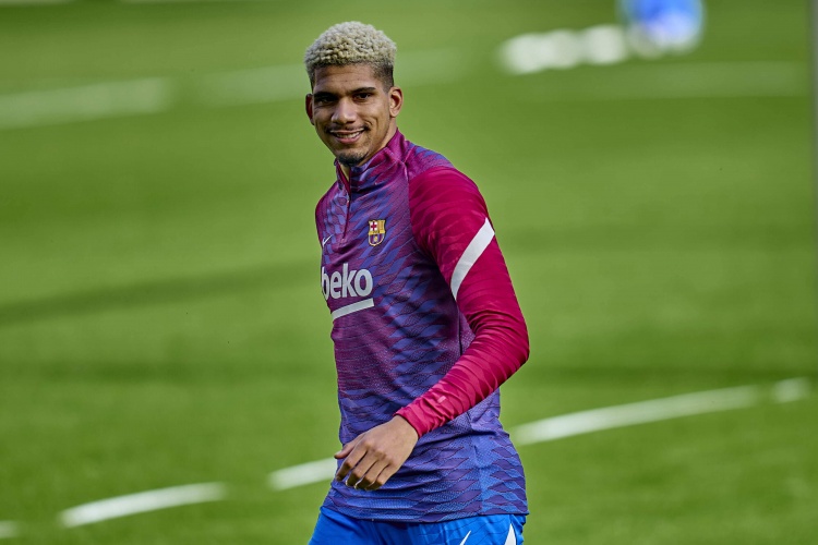 称赞了亚马, 费兰